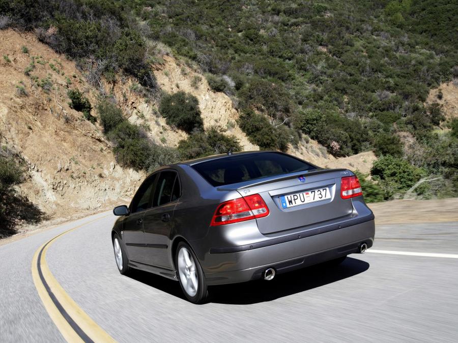  Saab 9-3 Aero Sport Sedan 2002 года  (фото 9 из 16)